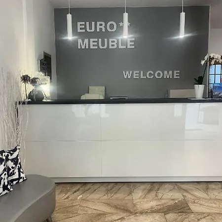 호텔 Euro Meuble 2*