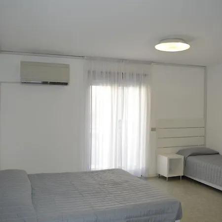 فندق Euro Meuble 2*