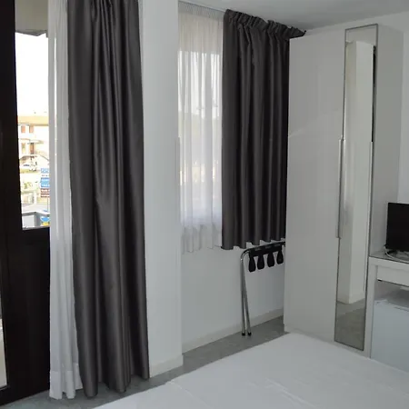 Euro Meuble فندق