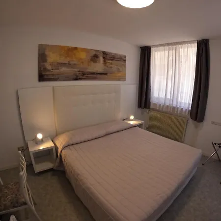 Euro Meuble Готель