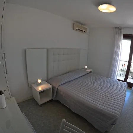 Euro Meublé Hotel 2*