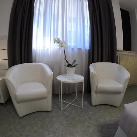 Euro Meuble Готель 2*