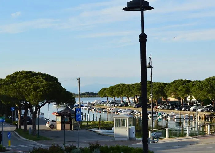 Euro Meuble Готель 2*