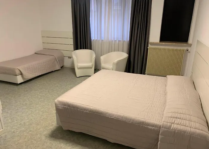 Euro Meuble Hotel 2*