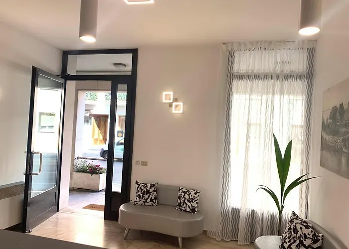 Euro Meuble Hotel 2*